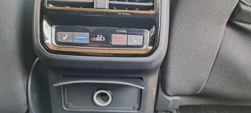 VW Passat 2.0 TDI , снимка 16 - Автомобили и джипове - 50716870