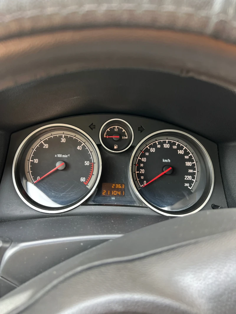 Opel Astra, снимка 7 - Автомобили и джипове - 51995985