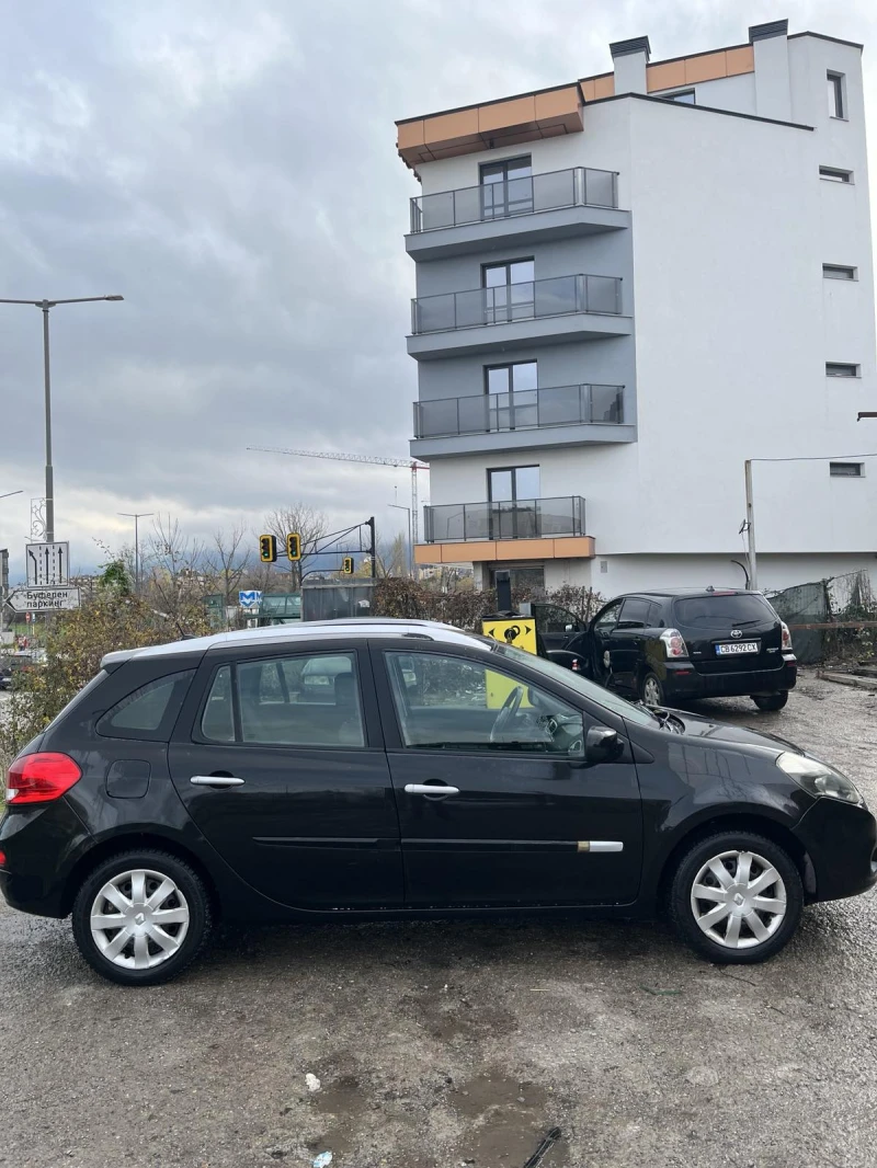 Renault Clio 1.5dCi, снимка 4 - Автомобили и джипове - 52617307