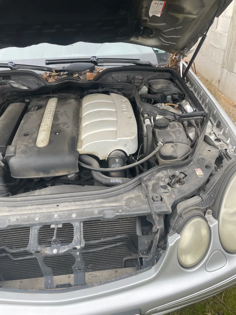 Mercedes-Benz E 220, снимка 7 - Автомобили и джипове - 53382549