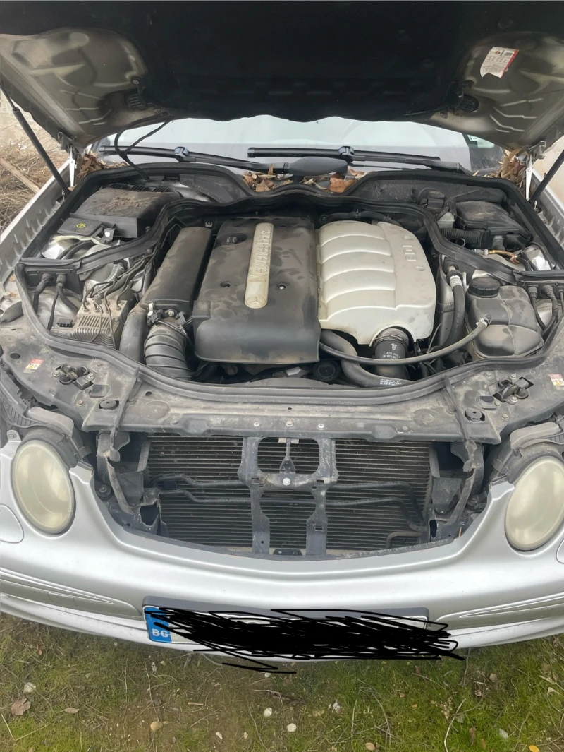 Mercedes-Benz E 220, снимка 8 - Автомобили и джипове - 53382549