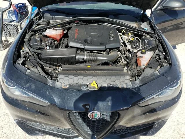 Alfa Romeo Giulia 2.0T, снимка 10 - Автомобили и джипове - 47692937