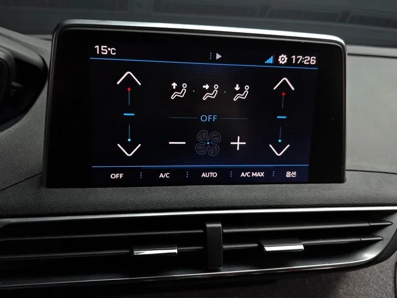 Peugeot 3008 1.6 BlueHDI, снимка 16 - Автомобили и джипове - 54298753