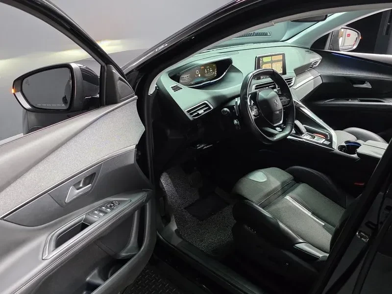 Peugeot 3008 1.6 BlueHDI, снимка 11 - Автомобили и джипове - 54298753