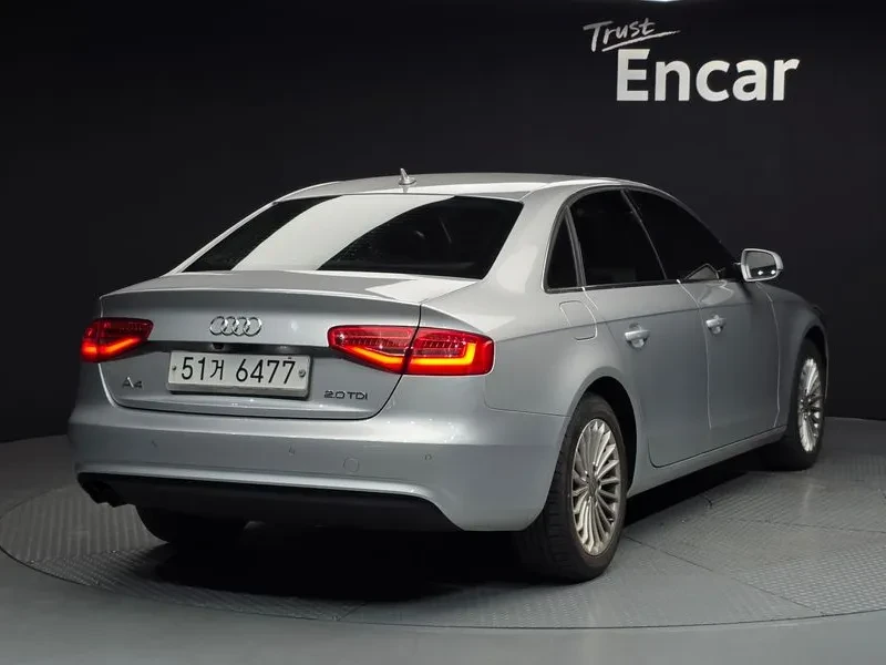 Audi A4 2.0 TDI, снимка 2 - Автомобили и джипове - 54550855