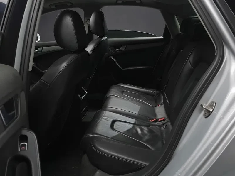 Audi A4 2.0 TDI, снимка 12 - Автомобили и джипове - 54550855