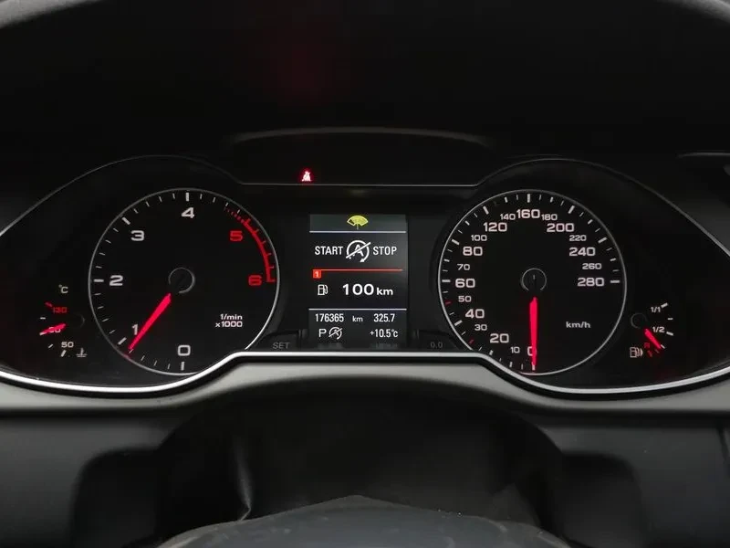 Audi A4 2.0 TDI, снимка 8 - Автомобили и джипове - 54550855