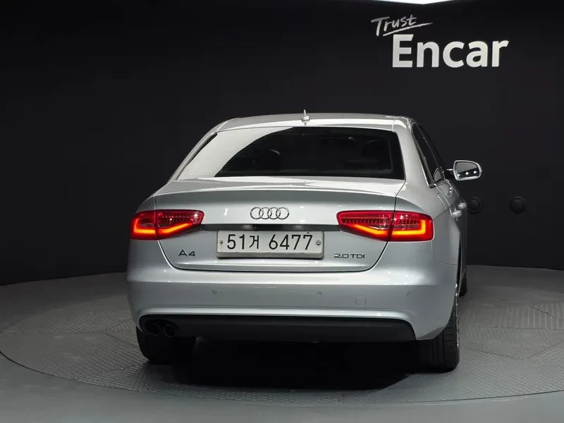 Audi A4 2.0 TDI, снимка 4 - Автомобили и джипове - 54550855