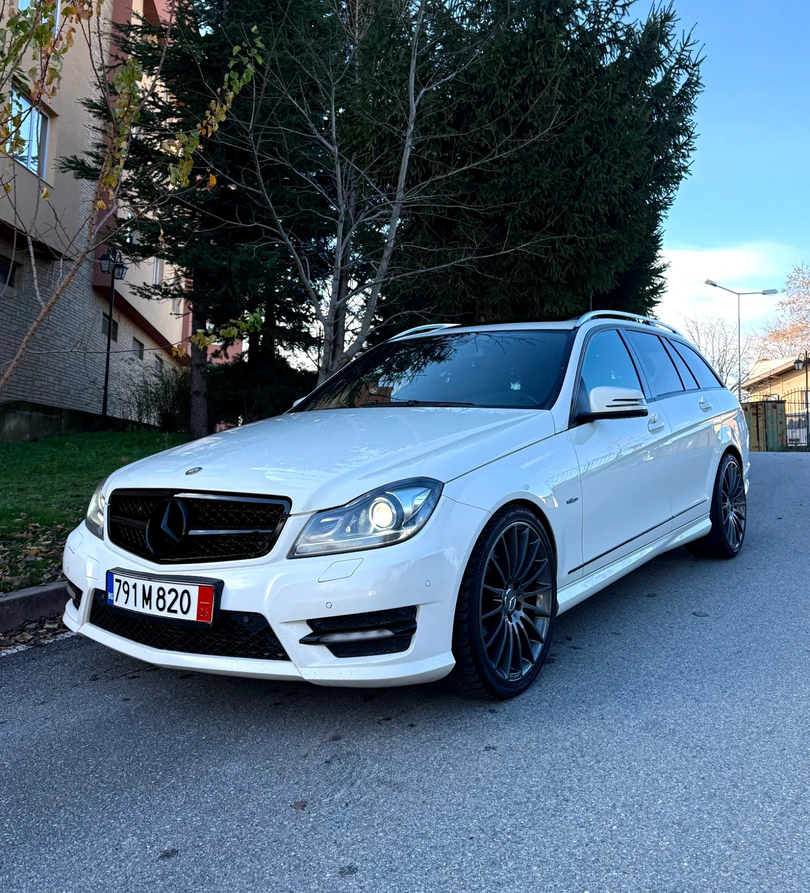 Mercedes-Benz C 250 AMG/4MATIC/MEMORY/HARMAN, снимка 1