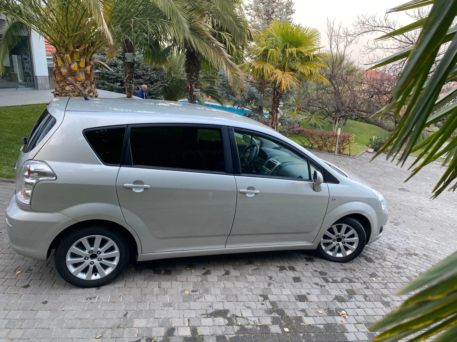 Toyota Corolla verso 2.2 D-4D - изображение 5