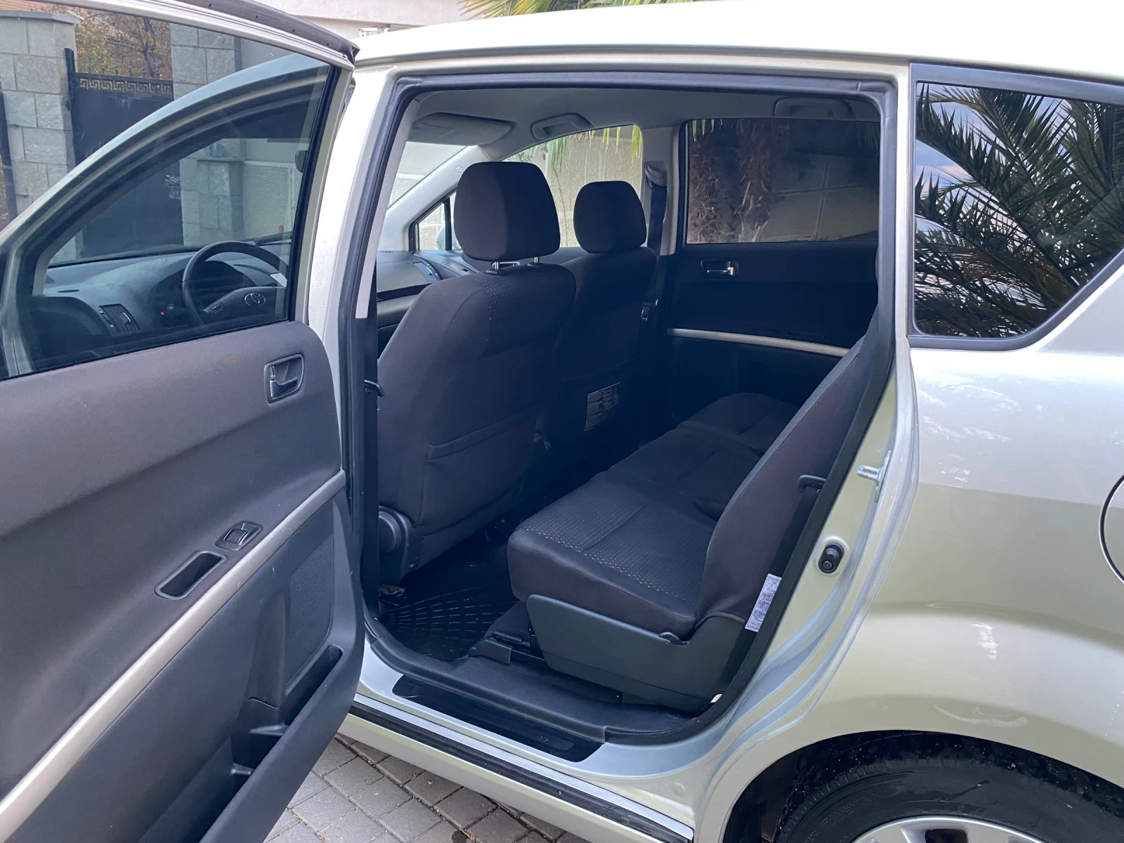 Toyota Corolla verso 2.2 D-4D - изображение 9