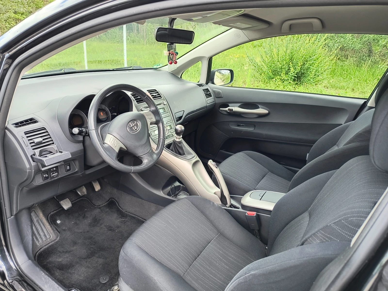 Toyota Auris 2.0 D4D - изображение 8