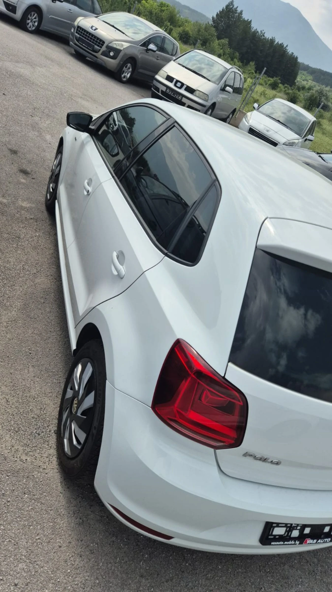 VW Polo 1, 4 tdi euro6 NAVI - изображение 4