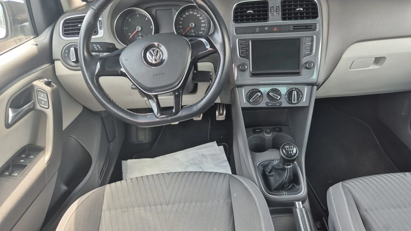 VW Polo 1, 4 tdi euro6 NAVI - изображение 6