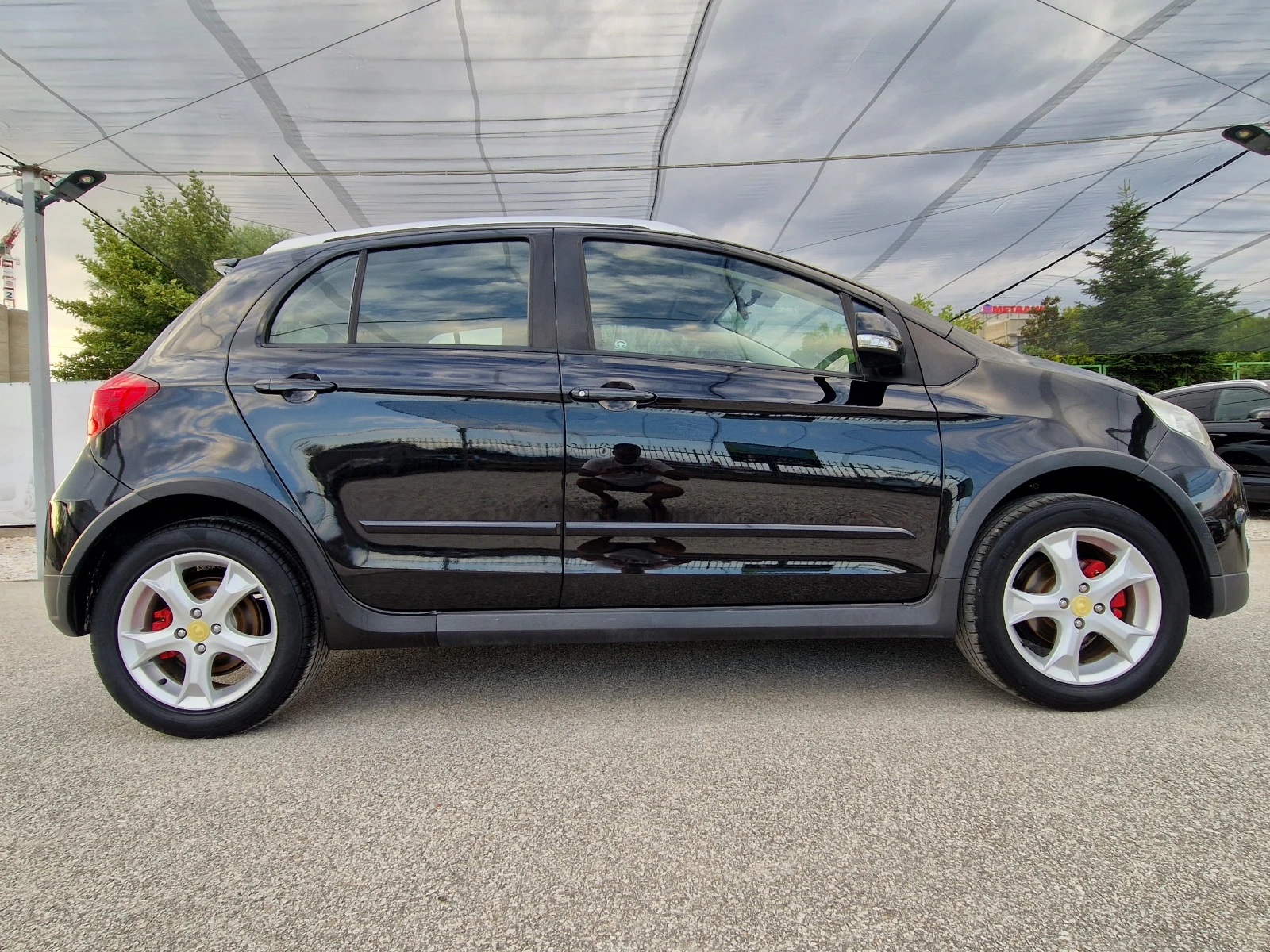 Toyota Yaris 1.5vvti-97ks GAS* NAVI* CAMERA* Italia - изображение 3