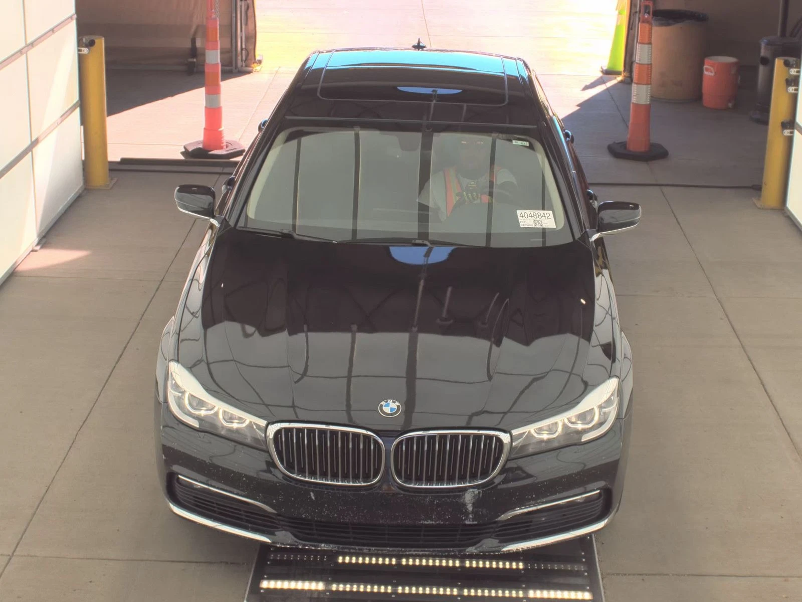 BMW 740 i xDrive * PANO * SOFT-CLOSE * H/K * CAM * AMBIENT - изображение 2