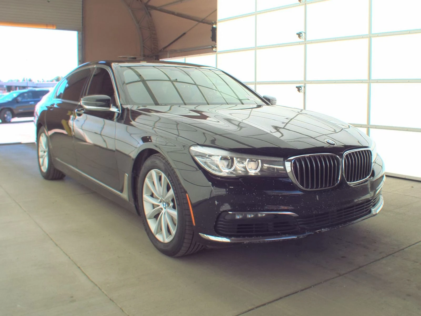 BMW 740 i xDrive * PANO * SOFT-CLOSE * H/K * CAM * AMBIENT - изображение 3