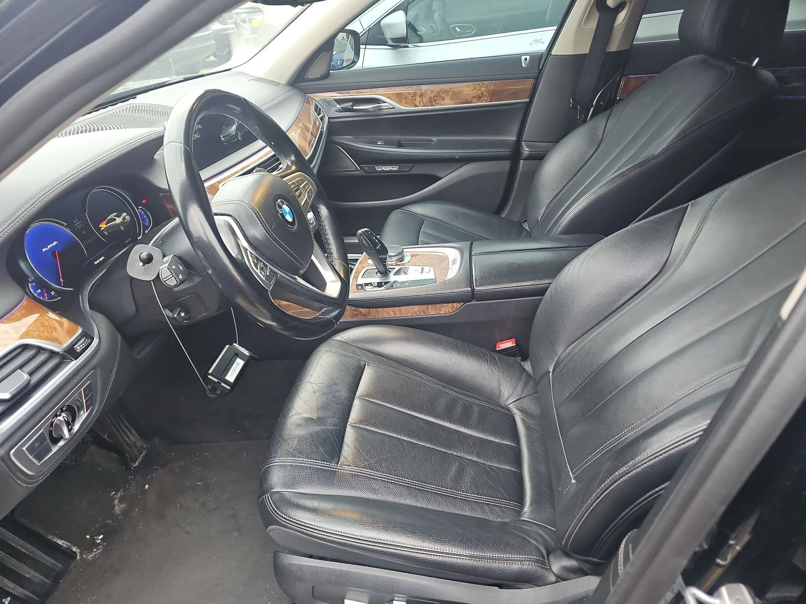 BMW 740 i xDrive * PANO * SOFT-CLOSE * H/K * CAM * AMBIENT - изображение 7