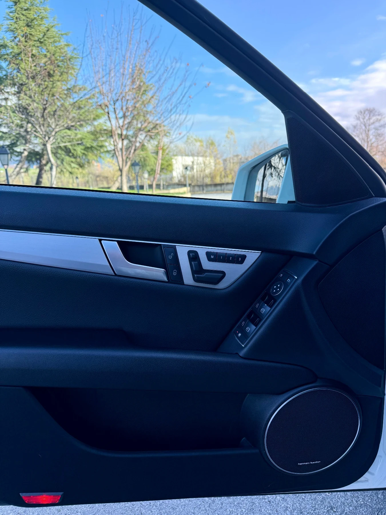 Mercedes-Benz C 220 AMG/4MATIC/MEMORY/HARMAN - изображение 10