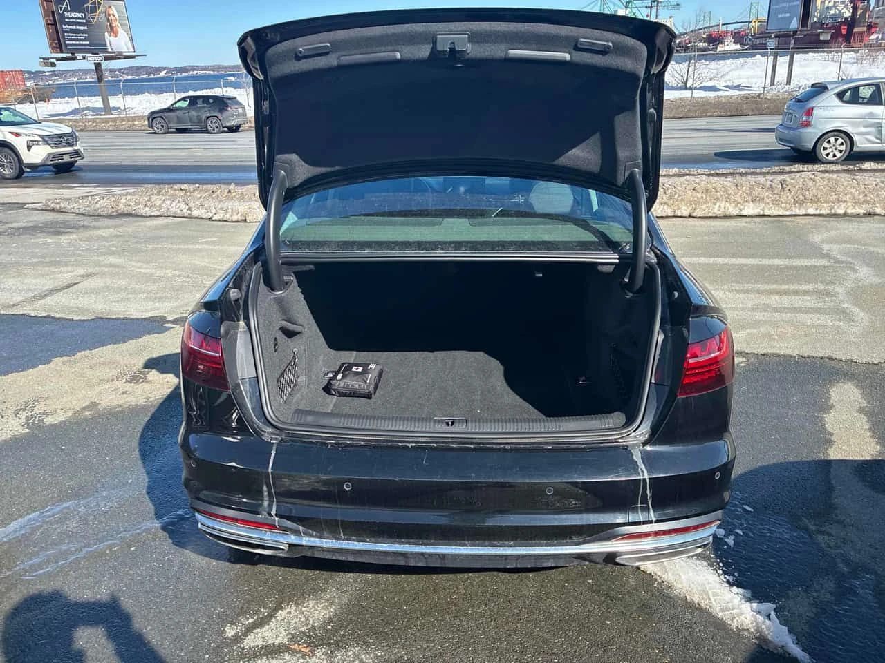 Audi A4 Komfort/ДИСТРОНИК/ПАНОРАМА/ПОДГРЕВИ - изображение 6