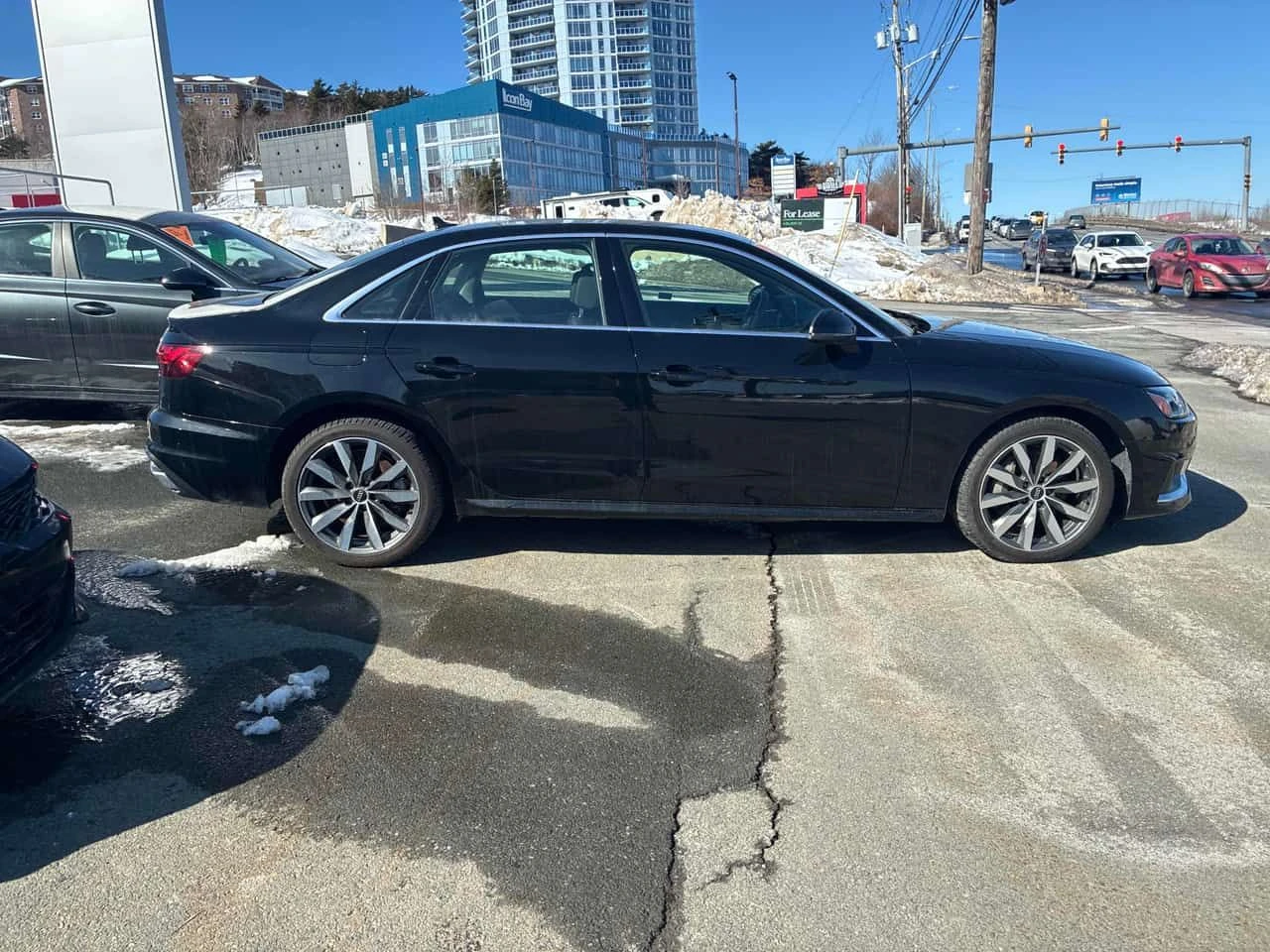 Audi A4 Komfort/ДИСТРОНИК/ПАНОРАМА/ПОДГРЕВИ - изображение 4