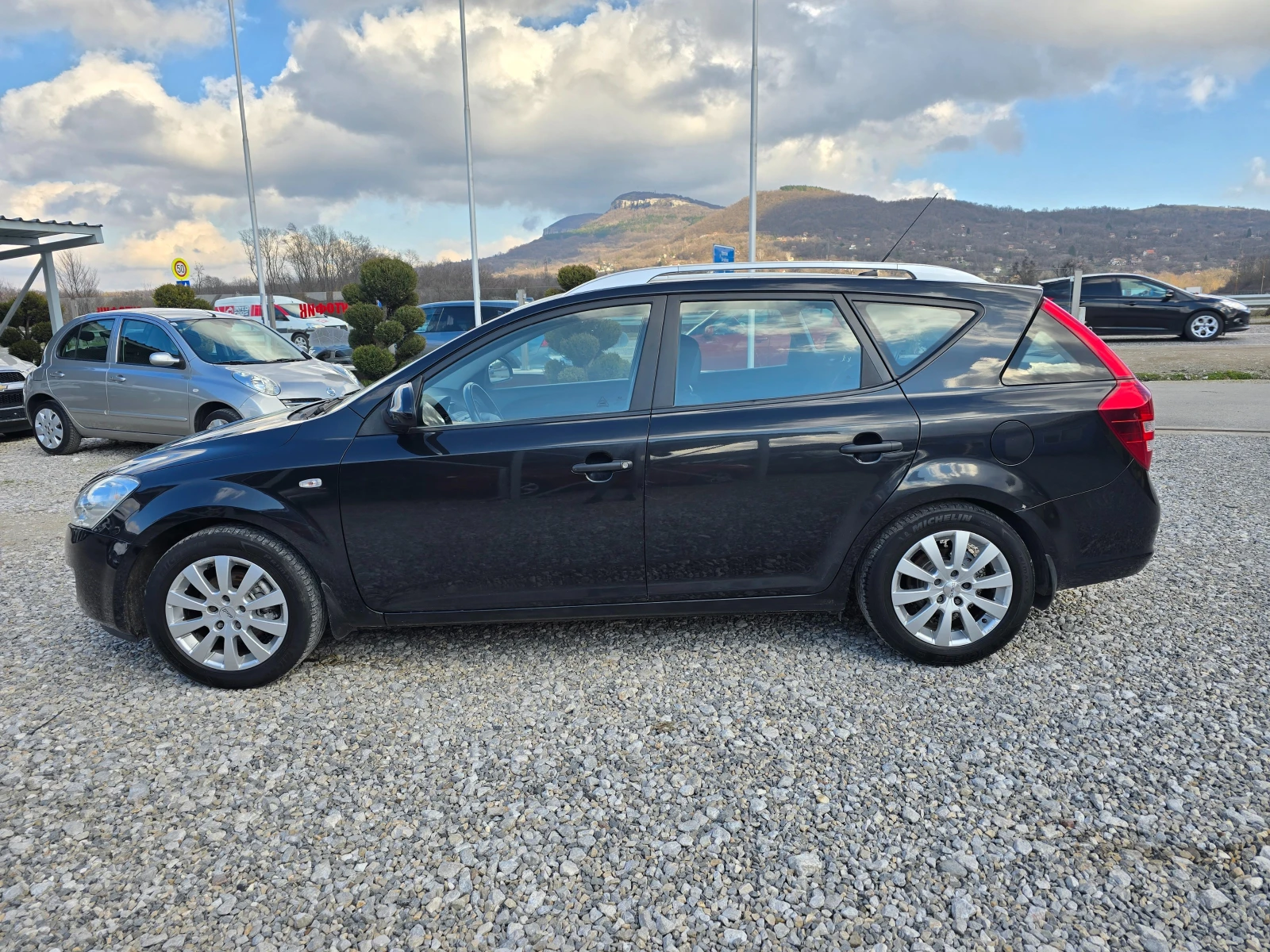 Kia Ceed 1.4 БЕНЗИН ! ! РЕАЛНИ КИЛОМЕТРИ - изображение 2