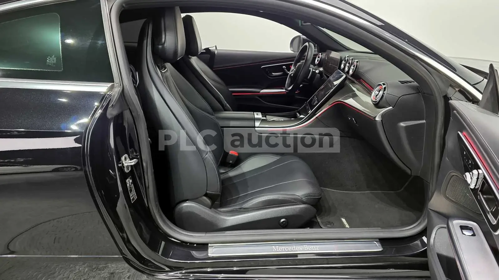 Mercedes-Benz CLE 200 2024* 9G* AMBIENT* KEYLESS* 360* КРАЙНА ЦЕНА, снимка 12 - Автомобили и джипове - 53928509