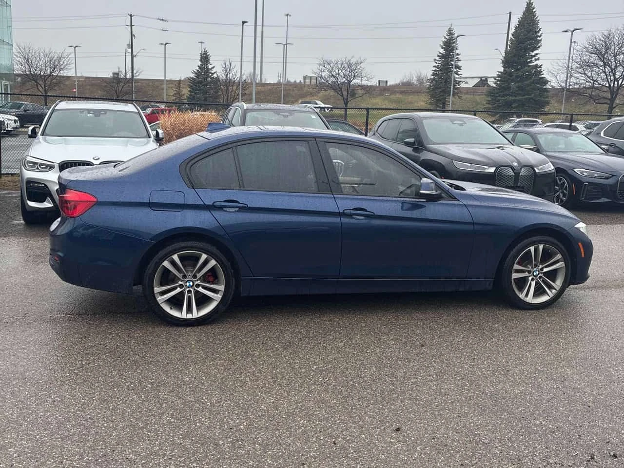 BMW 320 * 320i xDrive * CARFAX * ОТ ПРЕДСТАВИТЕЛСТВО * , снимка 3 - Автомобили и джипове - 54102476