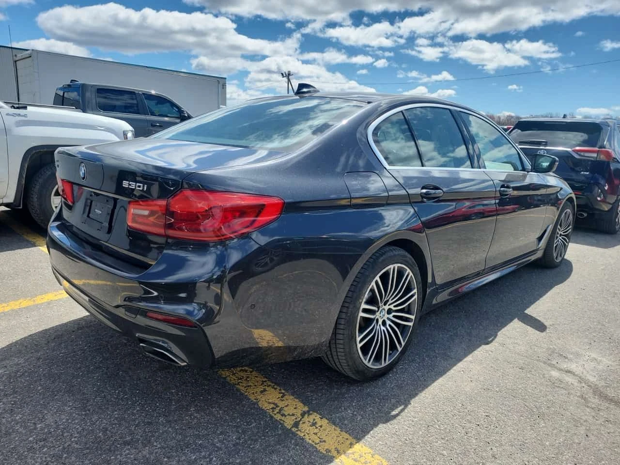 BMW 530 xDrive * M-Sport * LED фарове * Дигитално табло * , снимка 3 - Автомобили и джипове - 54396602