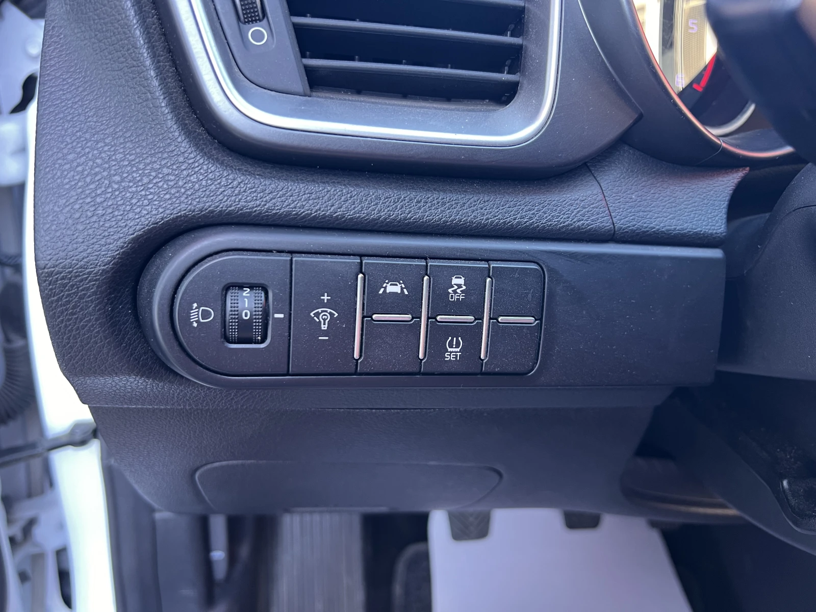 Kia Ceed LX/1.6CRDi/116k.c./6MT, снимка 14 - Автомобили и джипове - 54450227