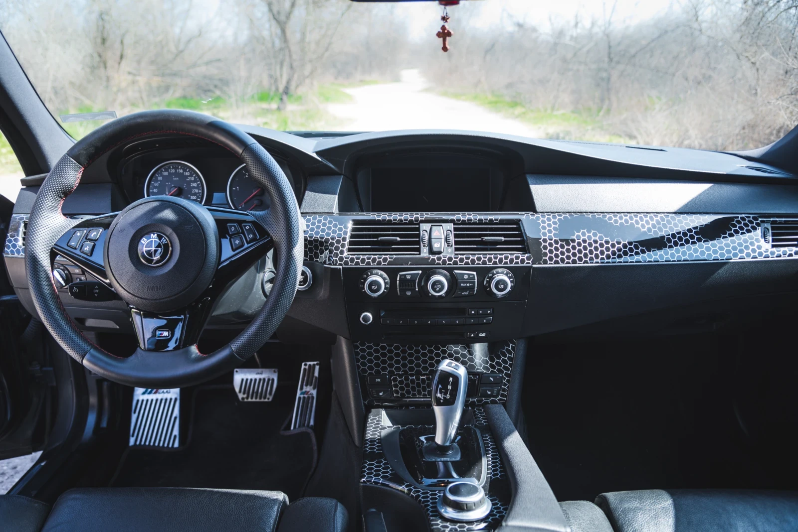 BMW 530, снимка 8 - Автомобили и джипове - 54671439