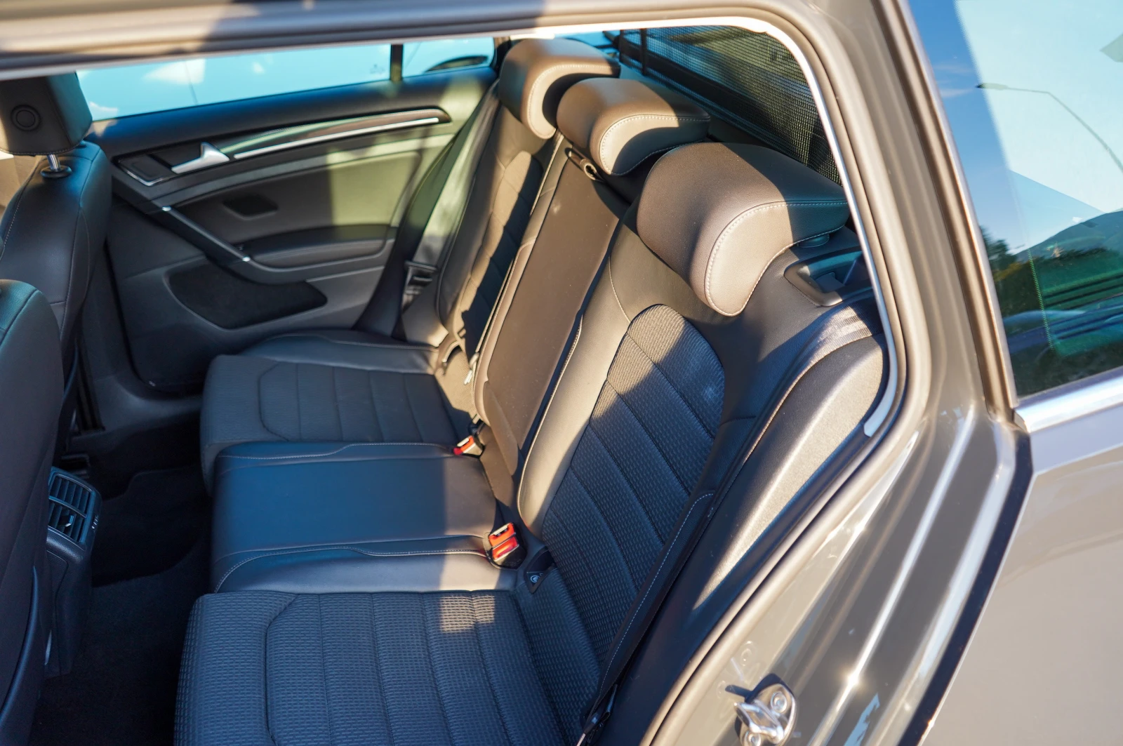 VW Golf 2.0 TDI 150 Highline, снимка 15 - Автомобили и джипове - 55052056