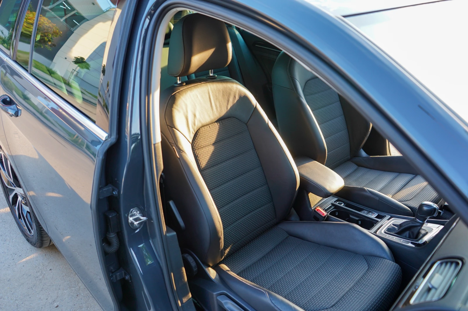 VW Golf 2.0 TDI 150 Highline, снимка 14 - Автомобили и джипове - 55052056