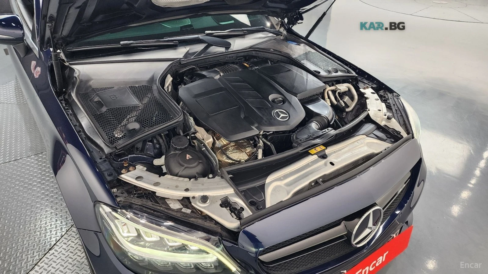 Mercedes-Benz C 220 * AMG* ПАНО* KEYLESS* Camera* ПОДГРЕВ* , снимка 6 - Автомобили и джипове - 55101055