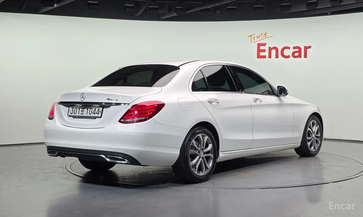Mercedes-Benz C 300, снимка 2 - Автомобили и джипове - 55402288