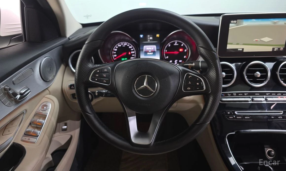 Mercedes-Benz C 300, снимка 13 - Автомобили и джипове - 55402288