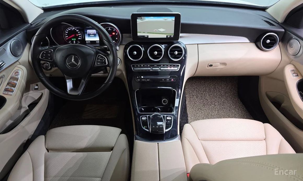 Mercedes-Benz C 300, снимка 7 - Автомобили и джипове - 55402288