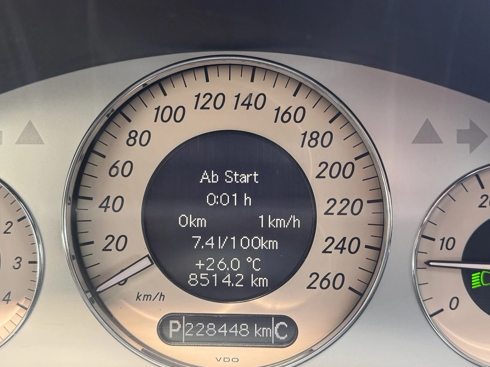 Mercedes-Benz E 320, снимка 14 - Автомобили и джипове - 55703008