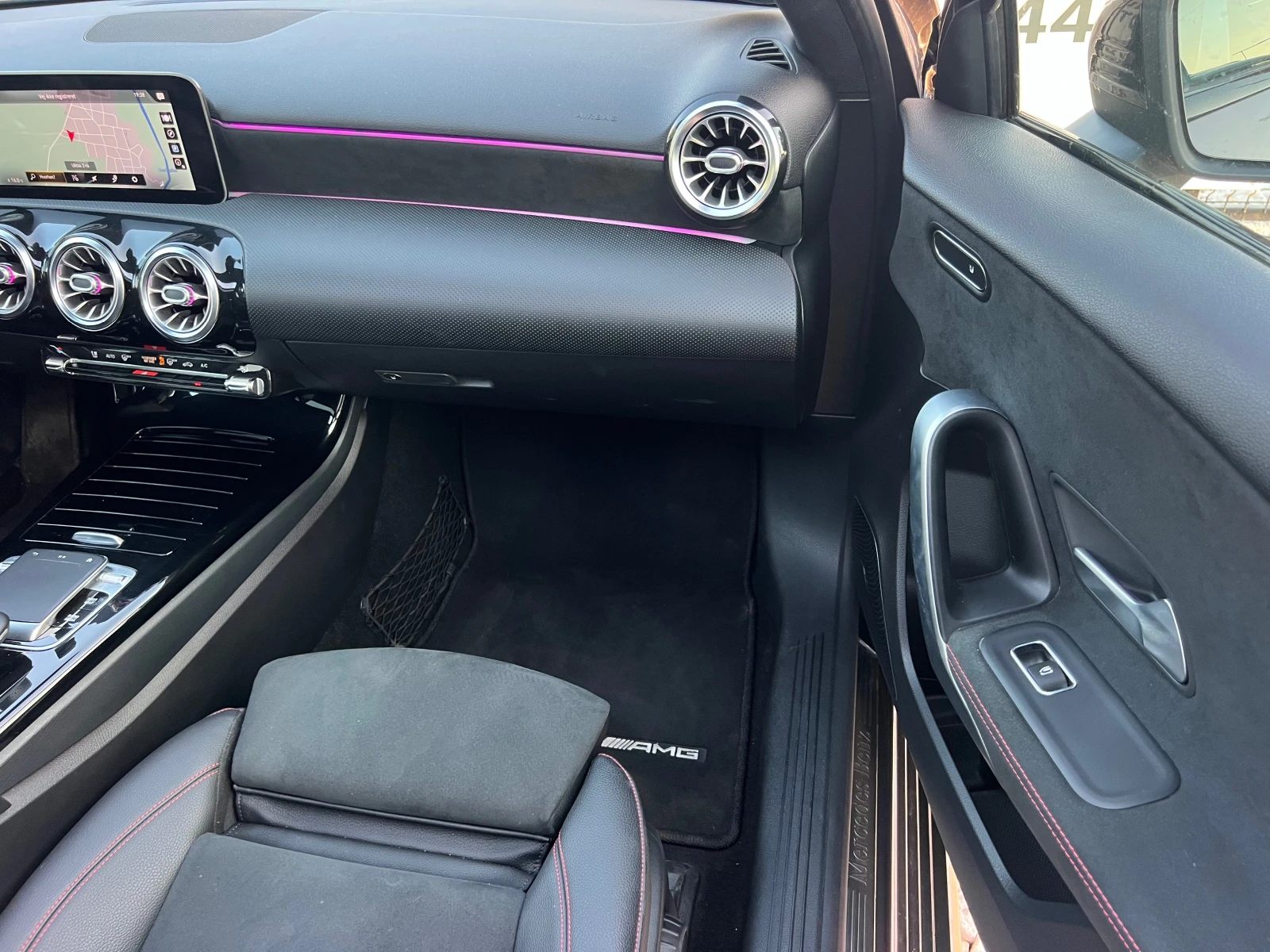 Mercedes-Benz A 200 45AMG-PAKET/PANORAMA/LED/DIGITAL/360 KAMERA/FULL, снимка 11 - Автомобили и джипове - 55815631