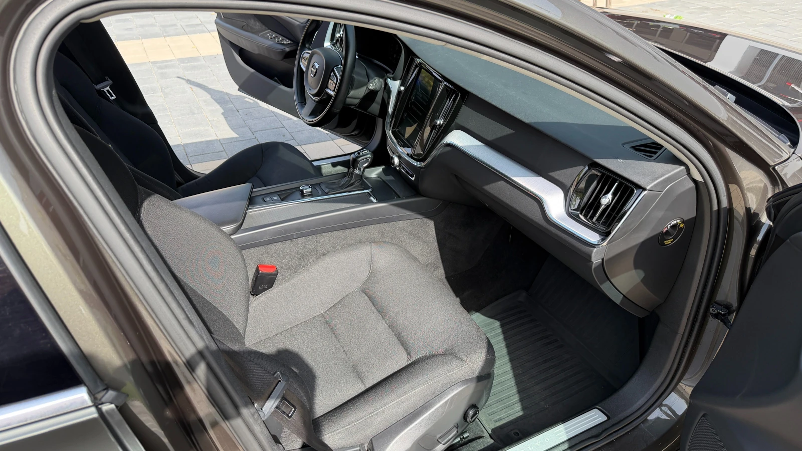 Volvo V60 D4, снимка 12 - Автомобили и джипове - 55873680