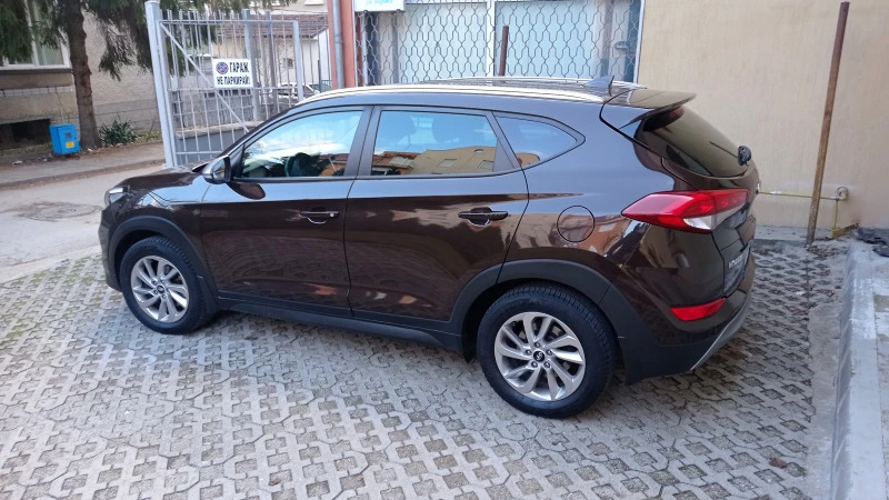 Hyundai Tucson, снимка 9 - Автомобили и джипове - 47599368