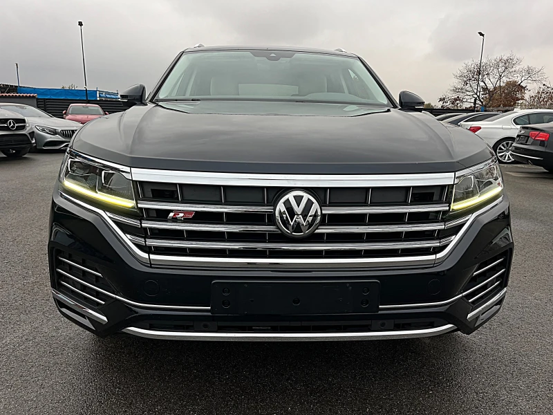 VW Touareg R LINE-LED-BIXENON-3D-NAVI-DISTRONIK-360 KAMERA-!!, снимка 1 - Автомобили и джипове - 48005690