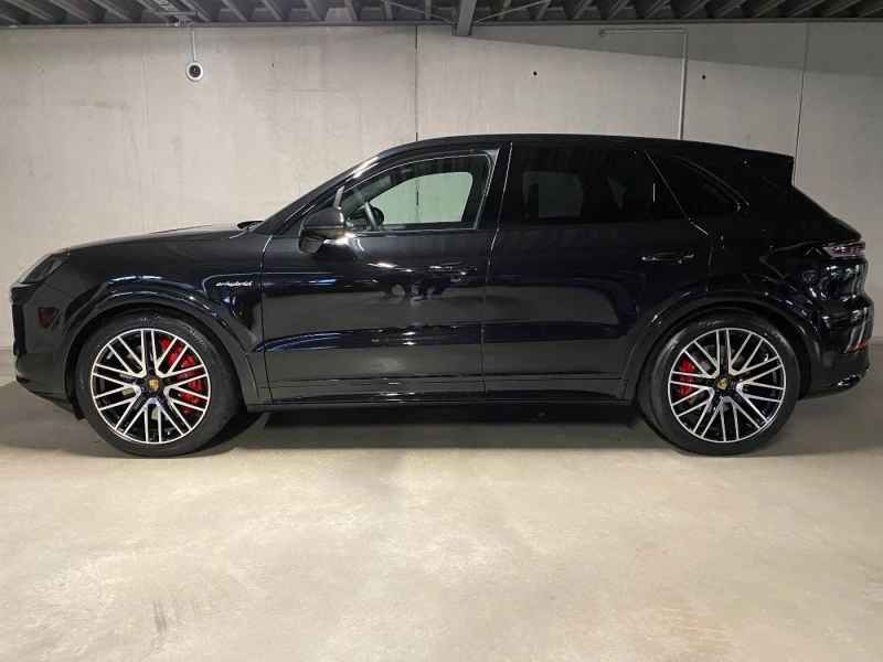 Porsche Cayenne TURBO E-HYBRID/FACELIFT/SPORT DESIGN/BURM/PANO/TV/, снимка 4 - Автомобили и джипове - 49007698