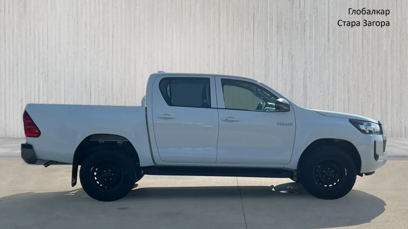 Toyota Hilux 2.8 D-4D MT COMFORT, снимка 8 - Автомобили и джипове - 52215905