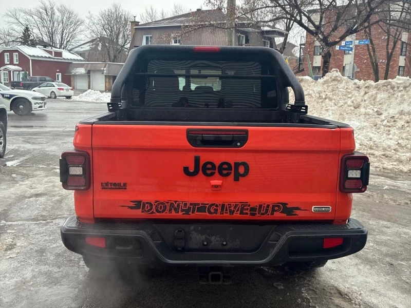 Jeep Gladiator * Overland * CARFAX * БЕЗ ПЪРВОНАЧАЛНА ВНОСКА, снимка 4 - Автомобили и джипове - 53110446