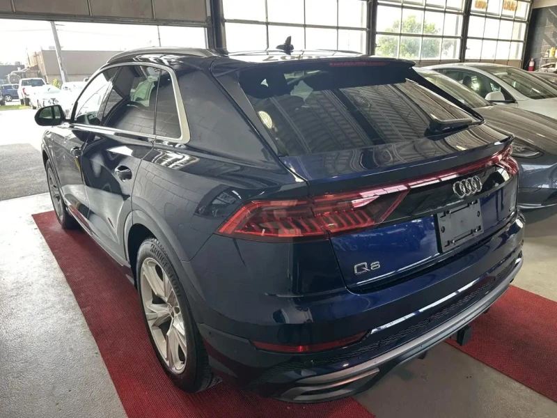 Audi Q8 Sline* Distronic* Обдух* Carplay* 360* Пано, снимка 4 - Автомобили и джипове - 53121334