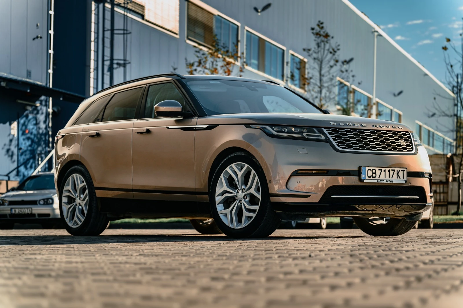 Land Rover Range Rover Velar HSE R-Dynamic Limited Edition / 77000 км. - изображение 5