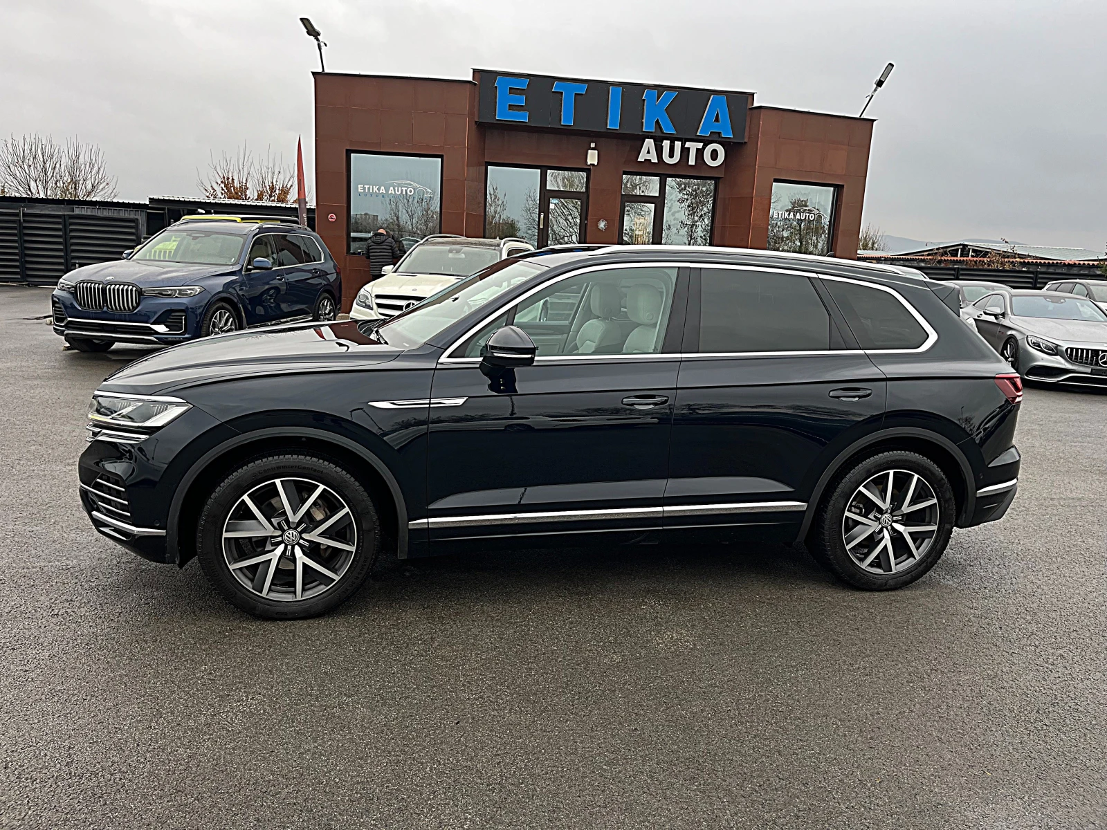 VW Touareg R LINE-LED-BIXENON-3D-NAVI-DISTRONIK-360 KAMERA-!! - изображение 5