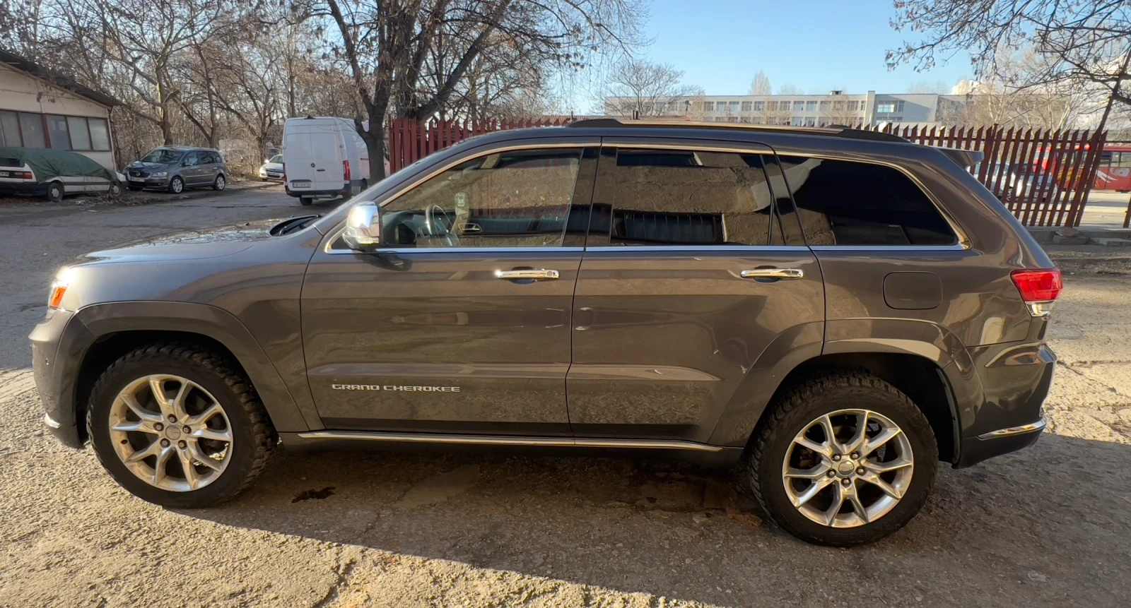Jeep Grand cherokee 5.7 Hemi Summit - изображение 3
