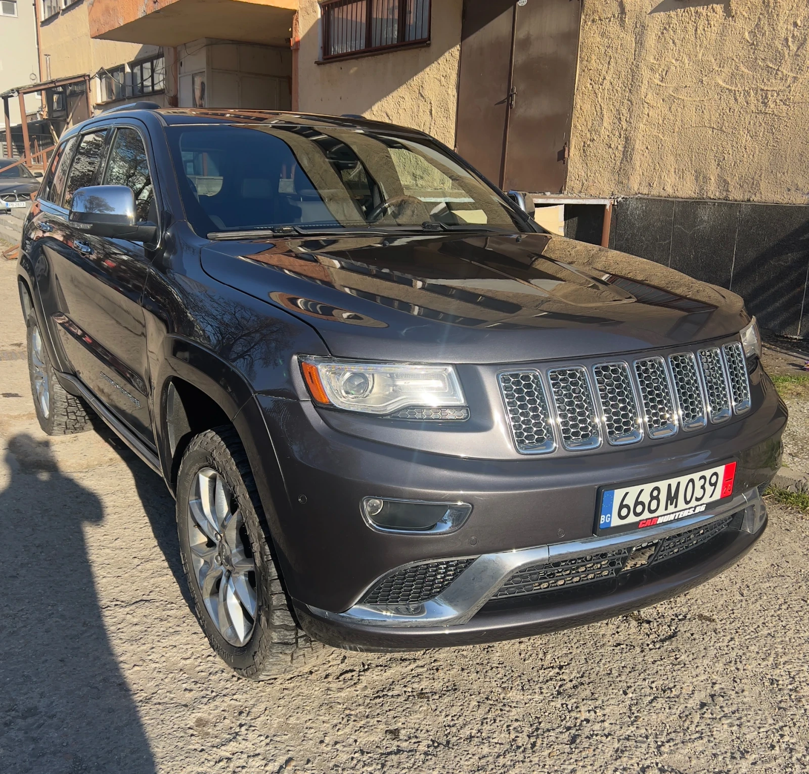 Jeep Grand cherokee 5.7 Hemi Summit - изображение 2